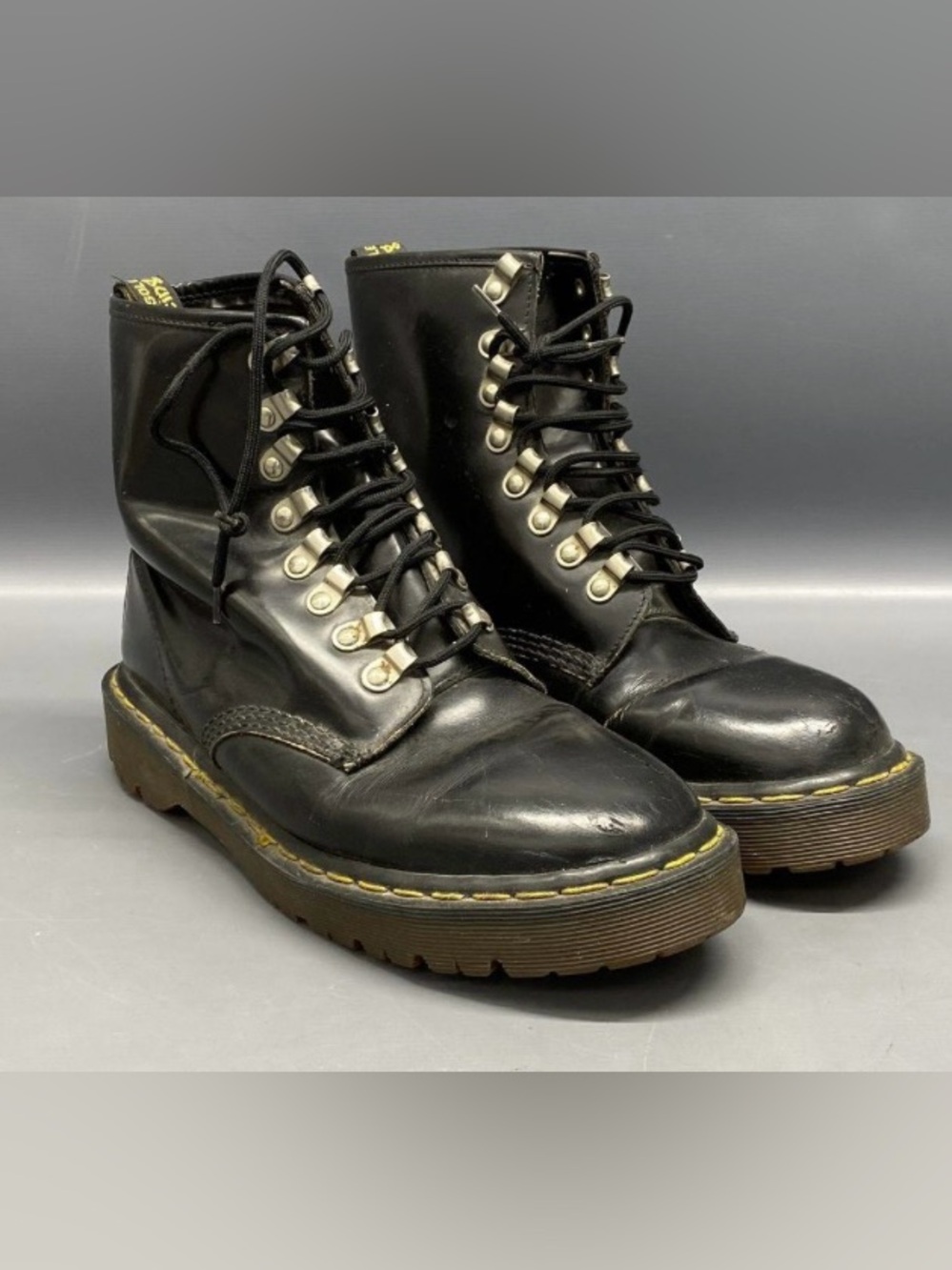 Dr. Martens Boots Women’s Size 9